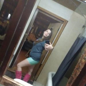 Meet your Posher, Courtney